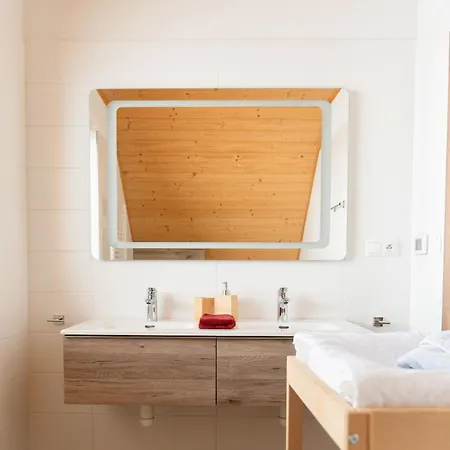 Laura * Stará Lesná