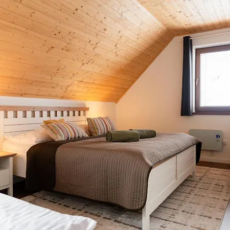 Laura * Stará Lesná