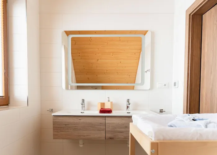 Laura * Стара-Лесна