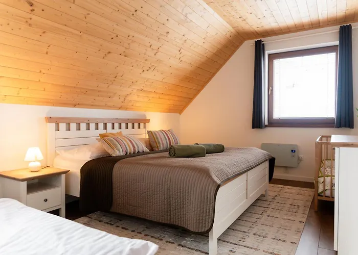 Laura * Стара-Лесна